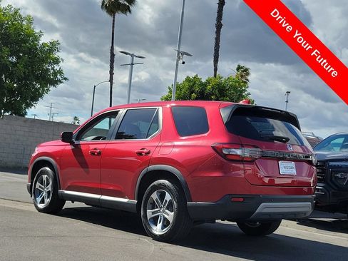 Used 2024 Honda Pilot EX-L image 2