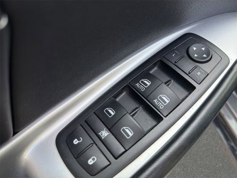 Used 2014 Dodge Journey Limited w/ Flexible Seating Group image 9