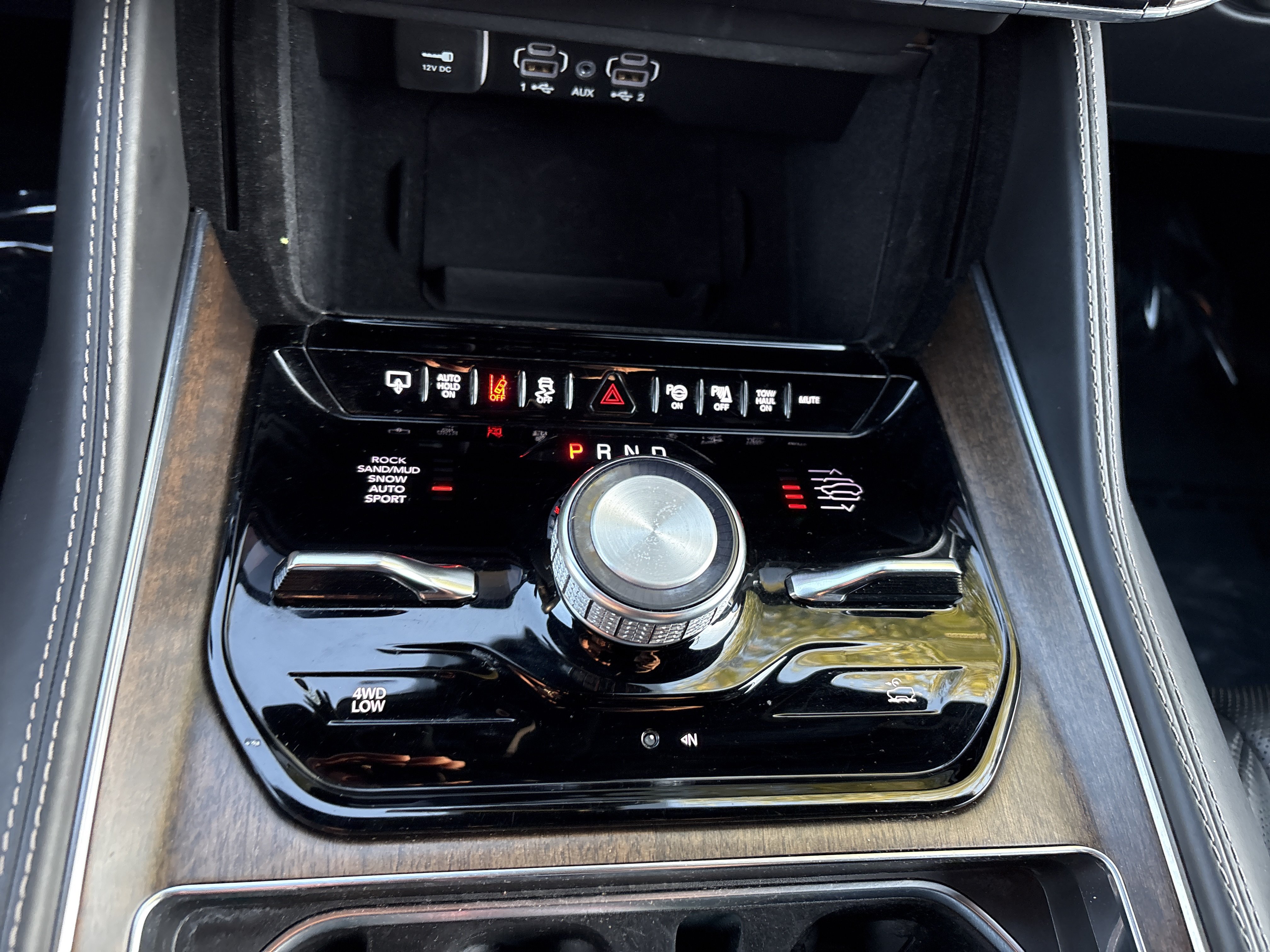 Used 2022 Jeep Grand Wagoneer Series II AWD/4WD image 33