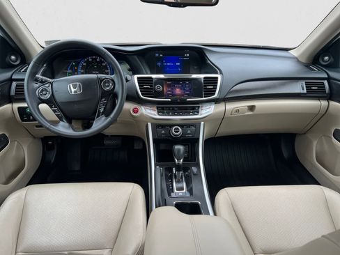 Used 2015 Honda Accord Touring image 13