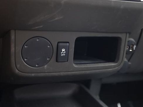 Used 2017 Nissan Frontier SV RWD image 17