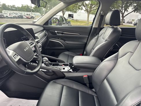 Used 2025 Kia Telluride S AWD/4WD image 13