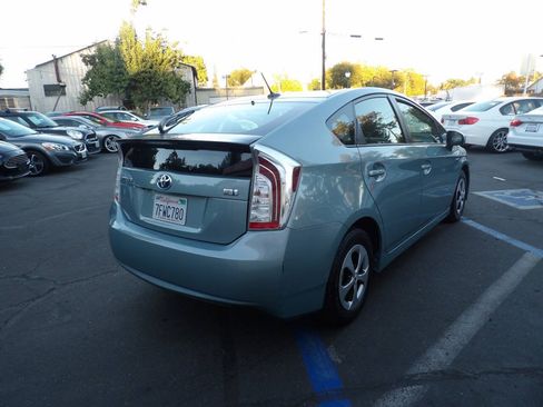Used 2014 Toyota Prius Four FWD image 3