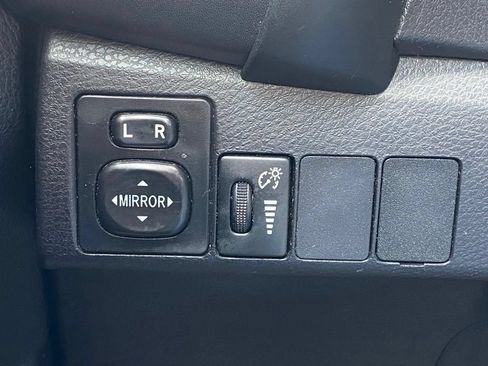 Used 2018 Toyota Corolla LE FWD image 24