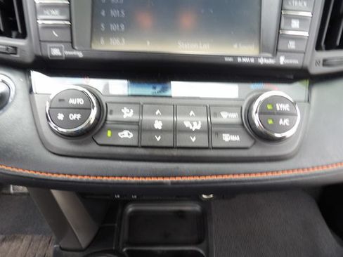Used 2018 Toyota RAV4 SE w/ Power Extra Value Package AWD/4WD image 20