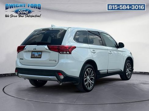 Used 2017 Mitsubishi Outlander SE FWD image 5