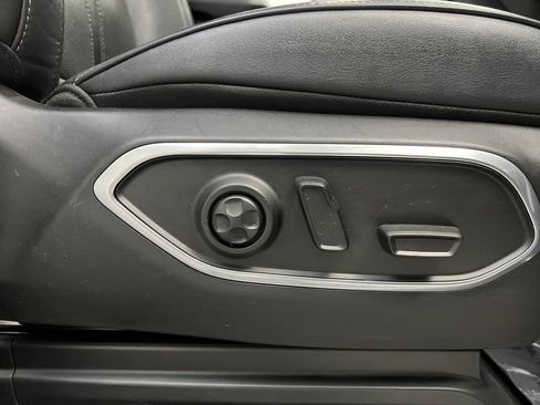 Used 2024 Jeep Wagoneer Series II w/ Flexible Seating Group RWD image 33