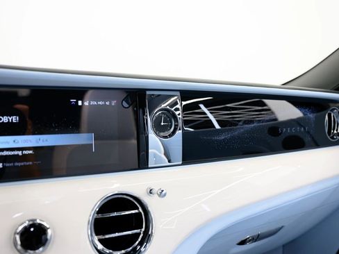 Used 2025 Rolls-Royce Spectre AWD/4WD image 43