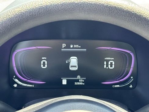 Used 2025 Kia Soul LX w/ LX Technology Package FWD image 14