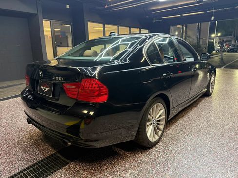 Used 2011 BMW 335i xDrive Sedan AWD/4WD image 8