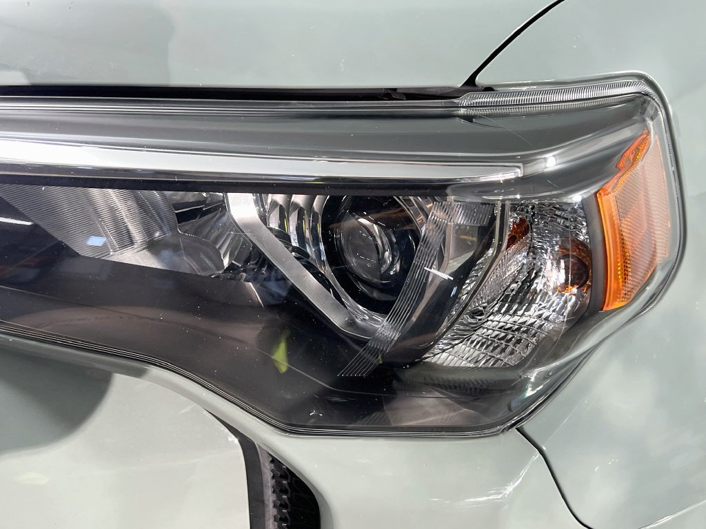 Used 2022 Toyota 4Runner TRD Off-Road Premium AWD/4WD image 11