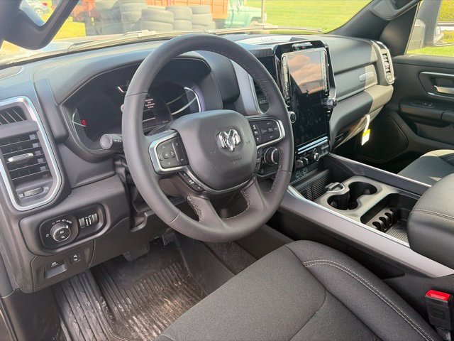 Used 2025 RAM 1500 Big Horn AWD/4WD image 8
