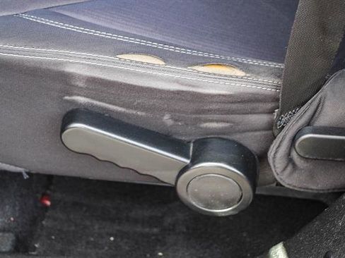 Used 2013 Jeep Wrangler Unlimited Sahara image 21