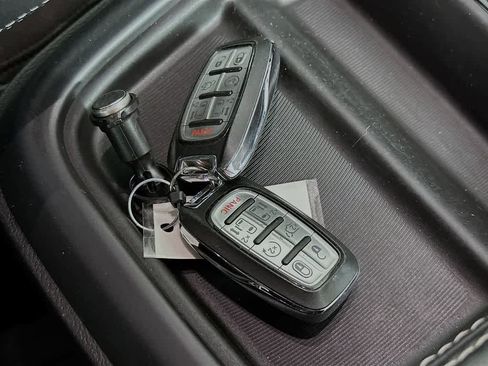 Used 2021 Chrysler Pacifica Touring w/ S Appearance Package FWD image 22