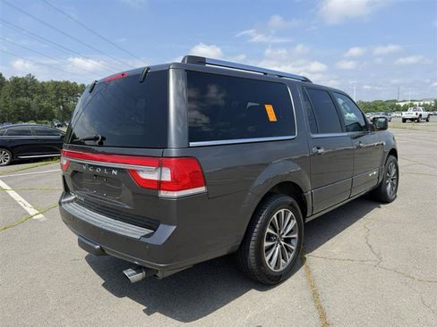 Used 2017 Lincoln Navigator L Select AWD/4WD image 7
