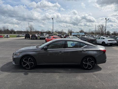 Used 2025 Nissan Altima 2.5 SR image 7