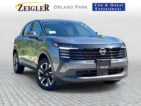 Certified 2025 Nissan Kicks SV AWD/4WD image 1
