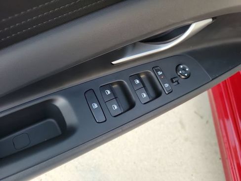 Used 2025 Hyundai Elantra SE FWD image 12