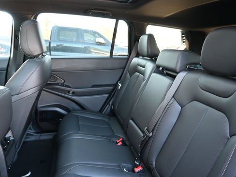 New 2026 Jeep Cherokee Limited AWD/4WD image 19