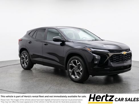 Used 2025 Chevrolet Trax LT FWD image 1