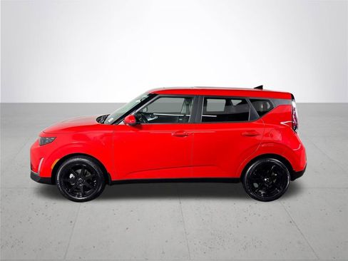 Used 2025 Kia Soul EX image 9