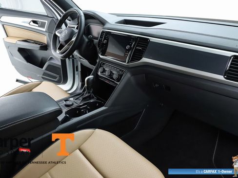 Used 2023 Volkswagen Atlas Cross Sport SEL AWD/4WD image 33