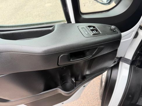Used 2023 RAM ProMaster 2500 FWD image 12
