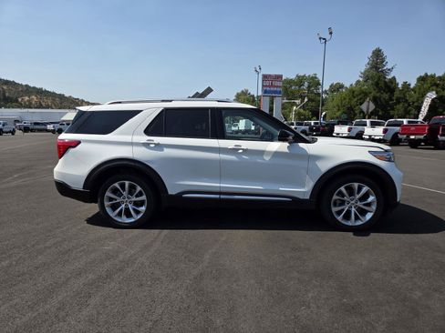 Used 2021 Ford Explorer Platinum w/ Equipment Group 601A AWD/4WD image 4