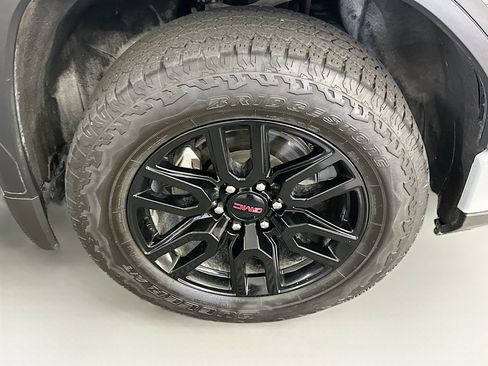 Used 2024 GMC Sierra 1500 Elevation AWD/4WD image 11