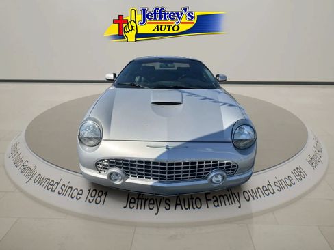 Used 2004 Ford Thunderbird RWD image 4