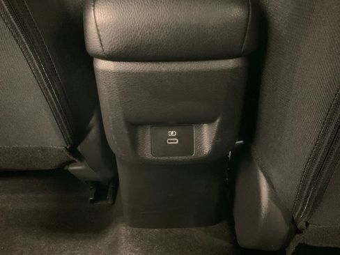 Used 2023 Nissan Versa SV image 20