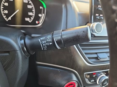 Used 2018 Honda Accord Touring image 15