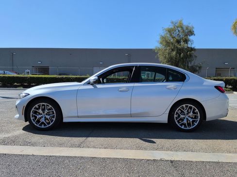 Used 2025 BMW 330i Sedan w/ Premium Package image 7