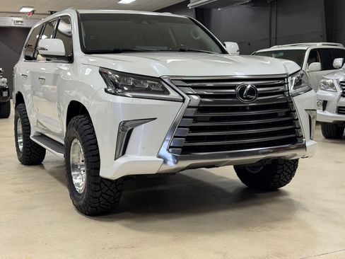 Used 2016 Lexus LX 570 4WD w/ Luxury Package image 4