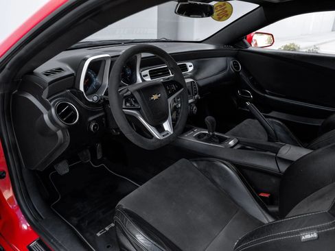 Used 2015 Chevrolet Camaro SS w/ SS Performance Package RWD image 17