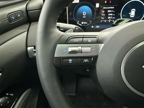 New 2025 Hyundai Tucson Limited image 28