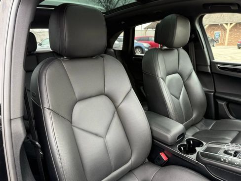 Used 2020 Porsche Macan S AWD/4WD image 23