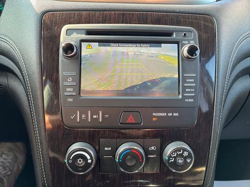 Used 2017 Chevrolet Traverse LT w/ Style and Technology Package AWD/4WD image 20