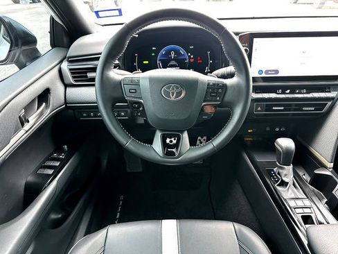 Used 2025 Toyota Camry SE w/ Multimedia Upgrade Package FWD image 22