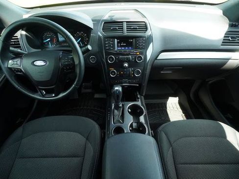 Used 2019 Ford Explorer XLT FWD image 11