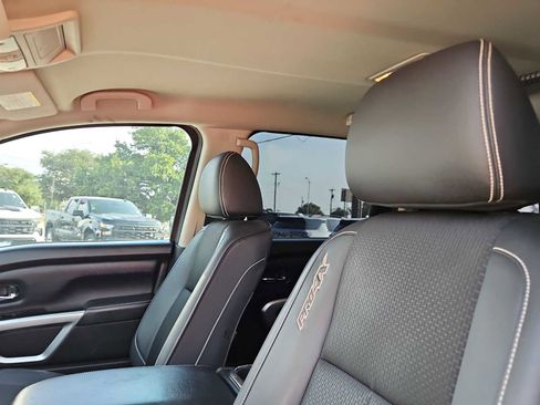 Used 2019 Nissan Titan PRO-4X AWD/4WD image 15