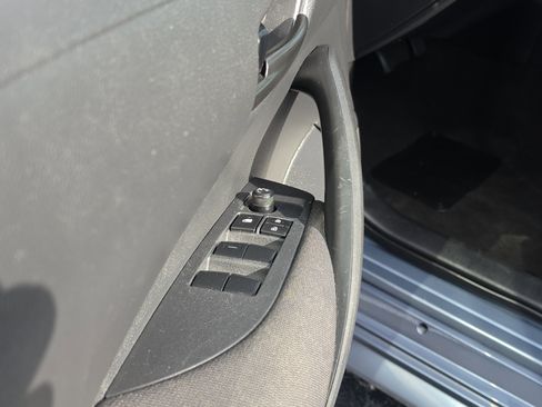 Used 2023 Toyota Corolla LE FWD image 17