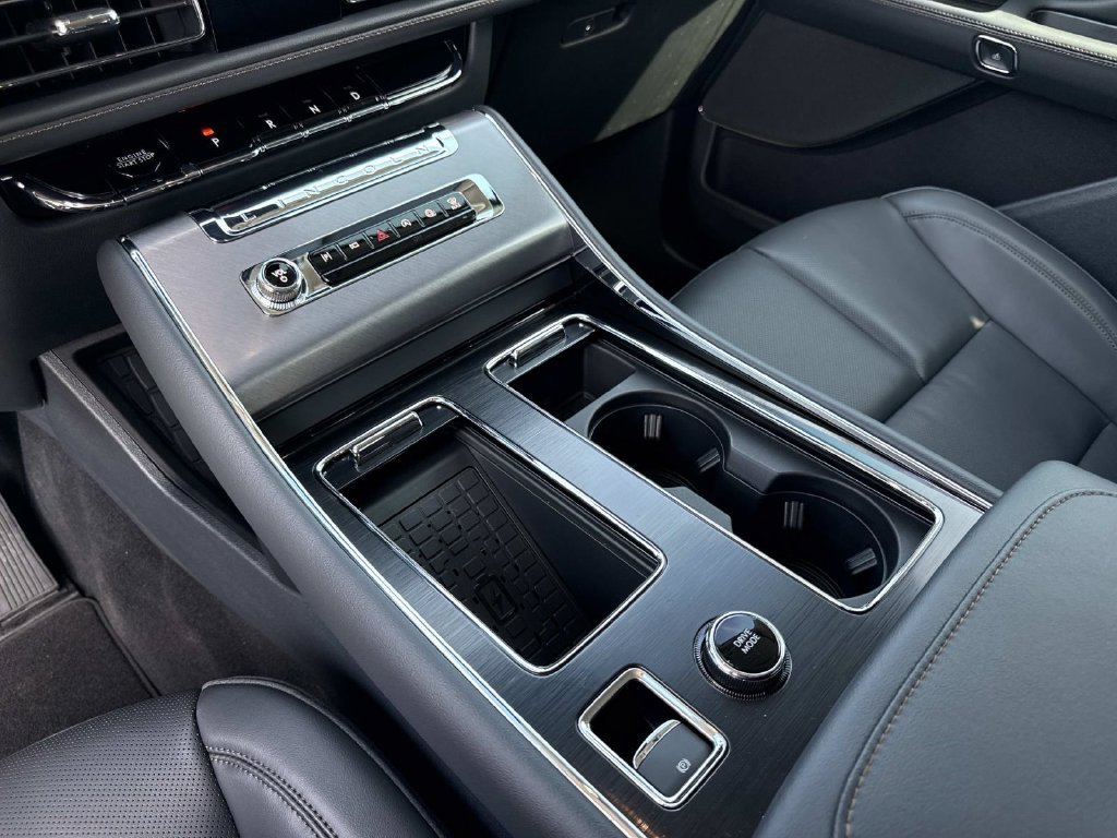 New 2027 Lincoln Aviator 2WD image 26
