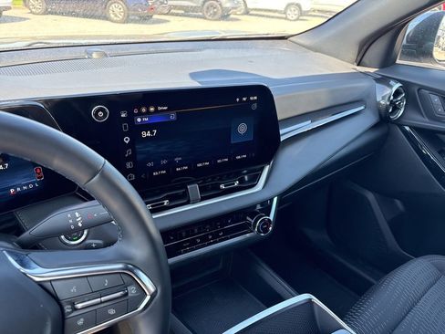 Used 2026 Chevrolet Equinox LT FWD image 30