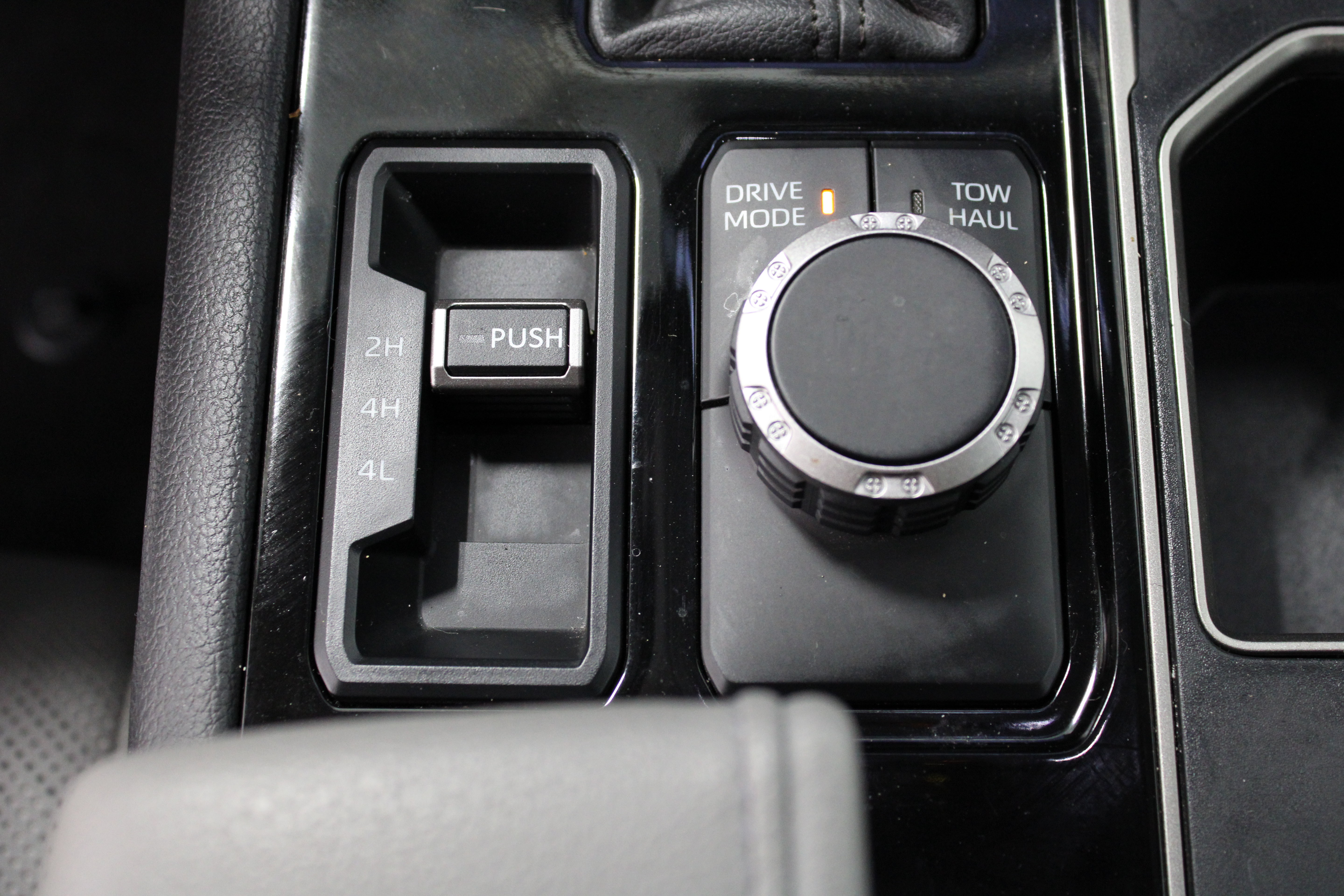 Used 2023 Toyota Tundra Limited AWD/4WD image 25