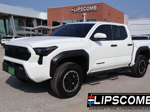 Used 2024 Toyota Tacoma TRD Off-Road AWD/4WD image 1