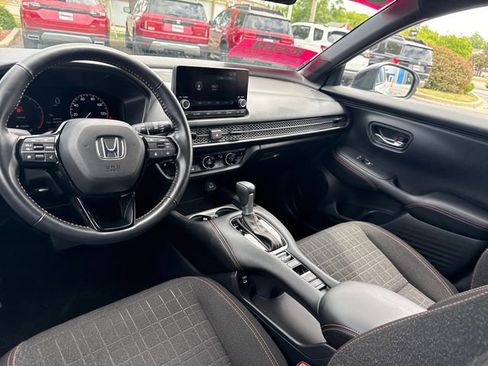 Certified 2025 Honda HR-V Sport image 23