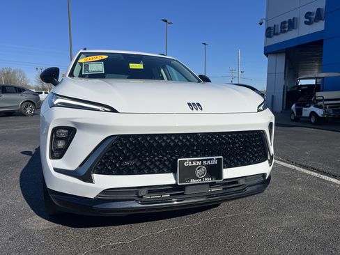 Used 2025 Buick Envision Sport Touring image 6