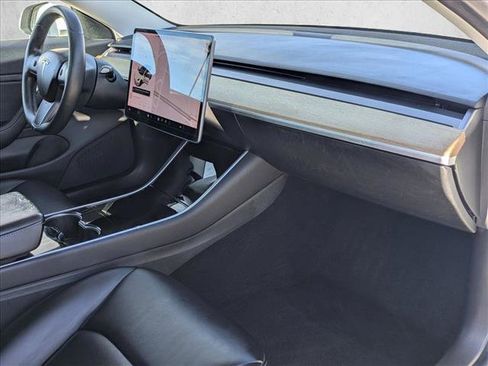 Used 2019 Tesla Model 3 Mid Range image 22