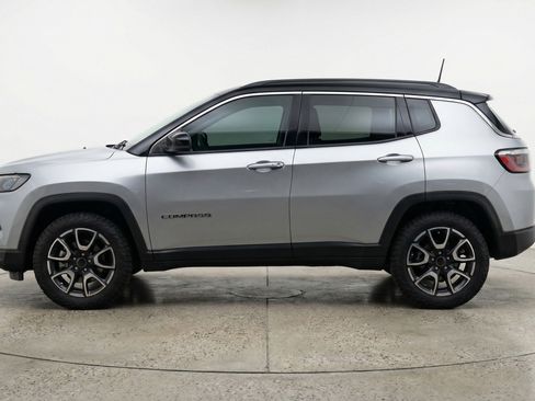 Used 2025 Jeep Compass Trailhawk AWD/4WD image 5